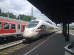 br-411-ice-t Der ICE 1707 nach M�nchen, durchfuhr am 30.6.10 den Bahnhof Kronach in Richtung Lichtenfels.