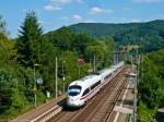 br-411-ice-t Hier durchf�hrt ICE 109 aus Berlin Gesundbrunnen bei seiner Fahrt durch das sch�ne Saaletal den kleinen Ort Uhlst�dt. Sein n�chster Halt auf der Reise nach Innsbruck ist Saalfeld (Saale). (14.07.2010)