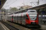 br-4124 Talent-Tandem 4124 028 und 4124 024 fahren als S9 kommend aus G�nsendorf in Wien Meidling ein. Ziel des Talent-Tandems ist M�dling. 10.4.2010