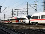 Der Werbe-ICE 415 022 und ein anderer 415er, geteuft auf ...