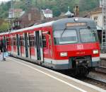 br-420 420er in Stuttgart-Feuerbach (1): Der Plochinger 420 422-8 steht am 8.5.2010 als S4 nach Marbach (Neckar) im beschaulichen Bahnhof von Stuttgart-Feuerbach.