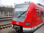 423 666-7 der S-Bahn M�nchen w�hrend der Kurzwende im Bahnhof ...