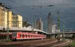 Doppeltraktion Br 423 als S6 Friedberg(Hessen) - Frankfurt(Main)S�d bei unheil-verk�ndendem ...