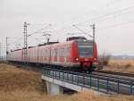423 193-2 mit unbekanntem Anhang an der Br�cke Kuckhofer Stra�e. ...
