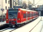 P�nktlich trotz Schnee und Eis f�hrt 425 074-2 als RB33 ...