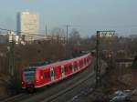 425 303-5 und ein Triebzug der Br 426 legen sich ...
