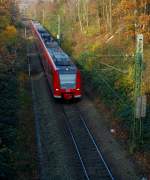 Am Samstagvormittag f�hrt dieser Zug bestehend aus 425 106-2 ...