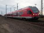 RE 33313 Stralsund-Binz,der vom 429 027 gefahren wurde,hat am letzten ...
