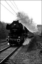 50 3610 dampft durch Pfalzel Richtung Erhang. (02.04.2010) ... 50 3610 dampft durch Pfalzel Richtung Erhang. (02.04.2010) ...