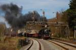 50 3610 am 18.04.2010 mit einem G�terzug bei der Ausfahrt ...