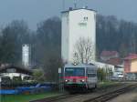 5047 069-9 erreicht als R5820 den Bhf. Mauerkirchen;100415 ... 5047 069-9 erreicht als R5820 den Bhf. Mauerkirchen;100415 ...