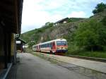 5047 015 2 bei der Einfahrt in den Bahnhof Stein/Mautern ...