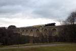 br-52--kriegslok-52-drg-dr-db--nicht-052-db- 52 8080-5 mit dem Sonderzug der Osts�chsischen Eisenbahnfreunde L�bau ins Erzgebirge, am 28.11.2009 auf dem Viadukt bei Wegefarth.