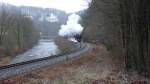 52 8079-7 mit einem Sonderzug am 12.12.2009 auf der Fl�hatalbahn ...