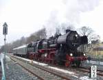 52 8154-8 im Bahnhof ...  Dieter Berger 13.12.2009