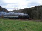 br-52--kriegslok-52-drg-dr-db--nicht-052-db- Am 28.11.09 fuhr die Eisenbahn-Nostalgie Chemnitz-Erzgebirge wieder einen Sonderzug durchs Erzgebirge. Die Garnutur bestand aus Wagen der Bauart Bag und Baag, bespannt war der Zug mit 52 8079-7. Die Reise f�hrte von Stollberg �ber Chemnitz, Annaberg, Schwarzenberg, Aue und weiter �ber die Zw�nitztalbahn nach Zw�nitz zum dortigen Weihnachtsmarkt. Hier ist der Zug zwischen Wolkenstein und Thermalbad-Wiesenbad unterwegs. Leider hat sich die Sonne kurz vorm passieren des Zuges hinter einer Wolke versteckt. (Bildautor: Christian Paul)