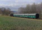br-52--kriegslok-52-drg-dr-db--nicht-052-db- Nachschu� von 52 8079-7 am 28.11.09 mit ihren Reko-Wagen der Gattung Bag und Baag im Ortsgebiet von Raschau unterwegs. Im sonst Bghw-Wagen verseuchten Erzgebirge ist der Zug eine sehr sch�ne Abwechslung. (Bildautor: Christian Paul)