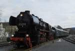 br-52--kriegslok-52-drg-dr-db--nicht-052-db- 52 8079-7 f�hrt am 28.11.09 mit ihren Reko-Wagen der Gattung Bag und Baag in den Bahnhof Schwarzenberg ein. (Bildautor: Christian Paul) 