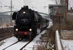 br-52--kriegslok-52-drg-dr-db--nicht-052-db- Ich habe es leider nur bis Plagwitz geschafft. Hier passiert der Leipziger Sonderzug am 06.02.2010 gerade das heimische Stellwerk W5.