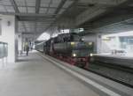Hier 52 8177-9, bei der Ausfahrt am 6.3.2010 aus Berlin ...