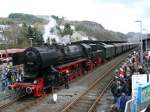 Dampfspektakel 2010. Dicht dr�ngten sich die Menschen auf den Bahnsteigen ...