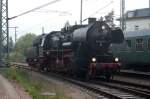 br-52--kriegslok-52-drg-dr-db--nicht-052-db- In Neumark(Vogtl.) wurde im Betriebshof der Vogtlandbahn Wasser genommen.Hier rangiert 52 8079 aufs Anschlussgleis.01.05.2010.