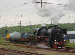 52 4867 mit passenden Wagen bei der Fahrzeugeparade 175 Jahre ...