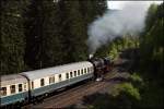 52 8195 schiebt ihren Pendelzug hinauf nach Marktschorgast. (23.05.2010)  ...
