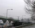 Die 52.7612 bespannt den Sonderzug der Landesbahn von Wien Heiligenstadt ...