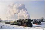 br-52 52.7612 mit dem SDZ R 16102. Hier bei der Einfahrt in Ernstbrunn, 23.1.2010.