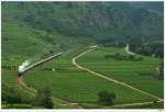 52.7612 mit SDZ R19630 von M�dling nach Spitz/Donau; hier zw. ...