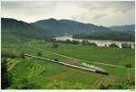52.7612 mit SDZ R19630 von M�dling nach Spitz/Donau; hier zw. ...