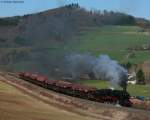 58 311 der UEF mit dem Fotog�terzug (Gerolstein-Ulmen)bei Pelm 6.4.10 ...