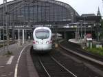 Ausfahrt von 605 010 ...  Mirko Schmidt 10.01.2011