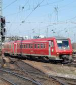 br-611-neigetechnikzuge Der in Ulm beheimatete 611 040 f�hrt am 6.4.2010 mit einem Schwesterfahrzeug aus Richtung T�bingen kommend in den Stuttgarter Hbf ein. 