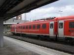 br-612-regioswinger-dbag 612 902 (Regioswinger) nicht unterwegs auf der Strecke, sondern f�r die DB AG Minden als Versuchstr�ger f�r Fahr- und Schwingungstechnick im Bahnhof Gie�en am 01.03.2010. Die Besonderheit: �ber T�r 2 ist ein Stromabnehmer angebracht.