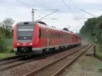 612-622 rast am 16.9.10 mit einer Schwestermaschine als RE 3336 ...