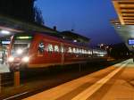 Ein VT 612 hat eben den Bayreuther Hauptbahnhof auf Gleis ...