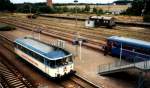 Treffen zweier Triebwagen der Prignitzer Eisenbahn in Karow (Meckl), 23.08.1999 ...