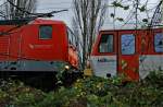 br-628-----928--629 Ungew�hnliche Zusammenstellung: TSB 628/629 071 (derzeit bei der neg Nieb�ll) wird am 18.11.2009 in Pinneberg mit 143 311-9 der RBSH gekuppelt.
