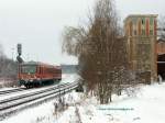 Ein 628.2 des Bh Hof passiert in Oberkotzau die aufgelassene ...
