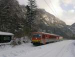 br-628-----928--629 Ein Ersatzzug f�r die BLB mit einem 629 der Norddeutschen Eisenbahngesellschaft Nieb�ll 
bei der Durchfahrt in Hallthurn. 31.1.10 
