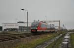 br-642-desiro-db Auch am 12.12.09 gibt es wieder Sonderfahrten auf der Heidebahn von Lutherstadt Wittenberg �ber Eilenburg nach Leipzig zum Weihnachtsmarkt.
Heute fuhr 642 193 den zweiten Zug als RE-36736, hier bei Lau�ig. Im Hintergrund ist das Betonwerk Leonhard Moll zu sehen, welches noch per Bahn bedient wird.