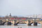 Ein Desiro �berquert am 04.03.10 die Elbe in Dresden  ...