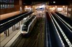Nord-West-Bahn auf Gleis 3 ...  Norman  21.12.2011