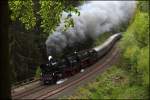 Mit einer ordentlichen Rauchwolke stampft 65 1049 und 01 0509 ... Mit einer ordentlichen Rauchwolke stampft 65 1049 und 01 0509 ...