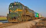 SZ 664-110 zieht Containerzug ...  Franci Vuk 21.01.2012