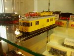 Der Turmtriebwagen Br 701 bei der Vitrine beim M�rklin H�ndler ...