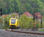 BR 711 Das, wie ich finde, schickste Bahndienstfahrzeug, 711 112-3, legt sich bei Mecklar in Fahrtrichtung S�den in die Kurve. Aufgenommen am 13.05.2010.