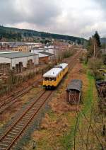 br-725-726 725 002 (hinten) und 726 002 (Gleismesszug) als NbZ95696 in Klingenthal, 18.11.09.